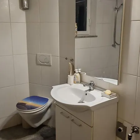 Gaestezimmer 4 Gemeinschaftsbad Frei Wlan *