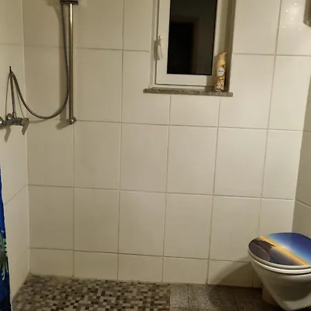 Bauernhof Frei Wifi Gemeinschaftsbad Pansiyon *